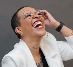 Verônica, do Faxina Boa: “Sempre me perguntei porque ser eu mesma gerava tanto incômodo nos outros”