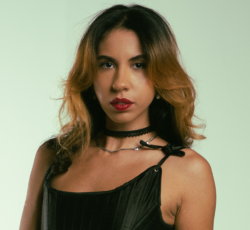 Ademara: “Nem tudo é o que a gente vê na internet. Não basta ser bonita, tem que ser ligeira”